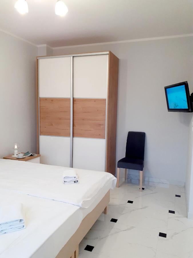 Willa Na Bielanach Apartment Bielany Wrocławskie Екстериор снимка