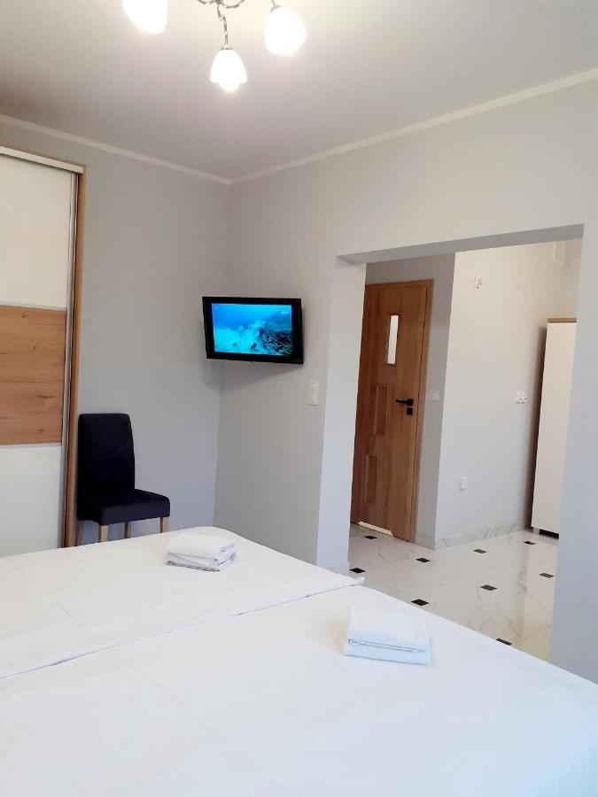 Willa Na Bielanach Apartment Bielany Wrocławskie Екстериор снимка